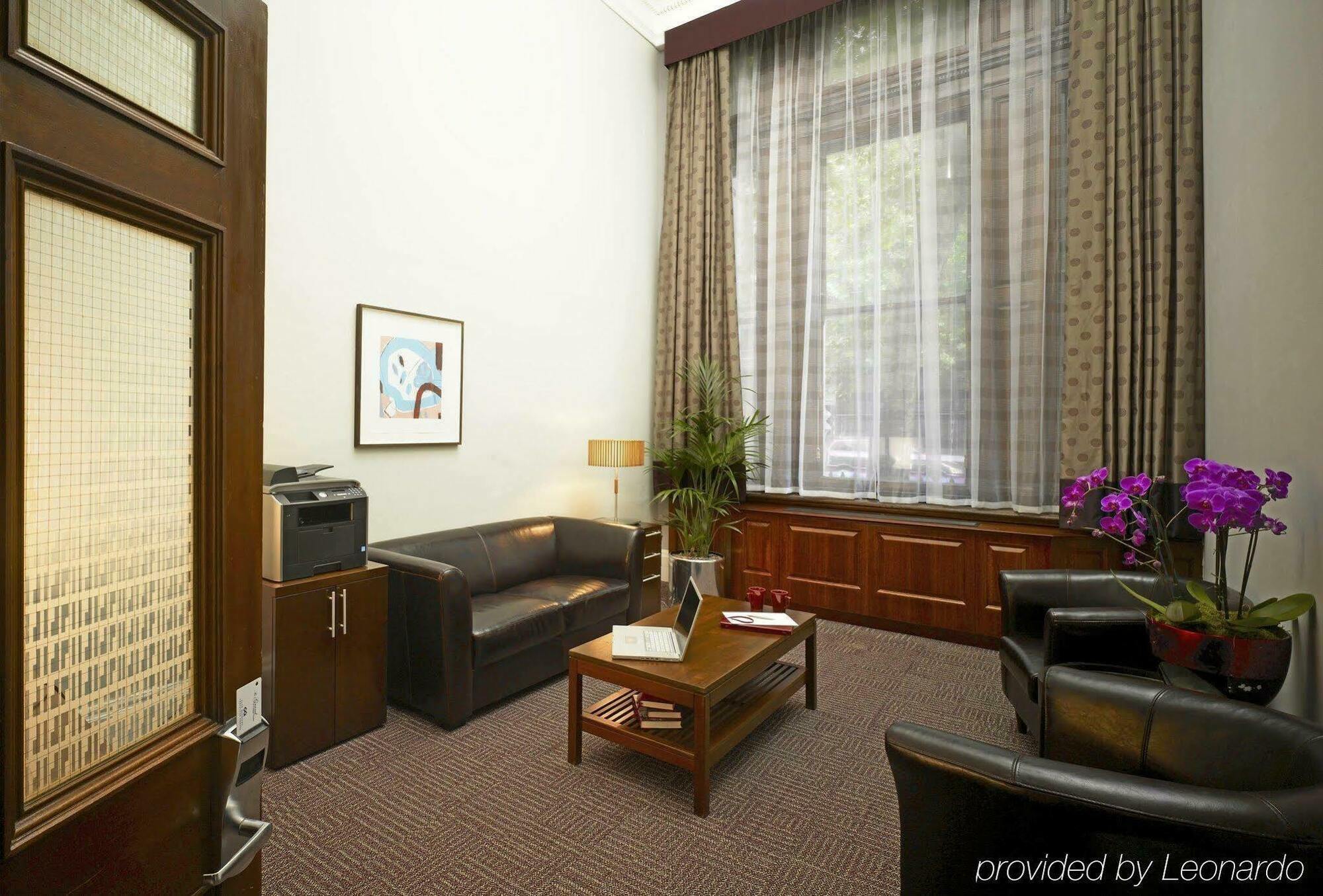 더 그랜드 엣 트라팔가르 스퀘어 호텔 런던 객실 사진